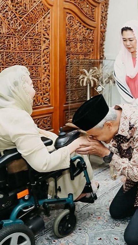 Ganjar Pranowo, the only presidential candidate who visited Gus Dur's wife