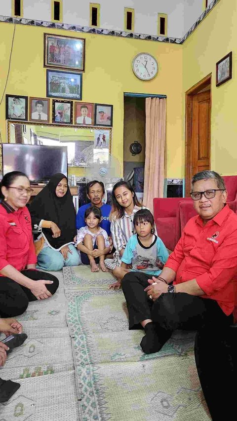 Hasto Sambangi Keluarga Kader PDIP yang Tewas Dianiaya di Sleman, Sampaikan Salam dari Megawati