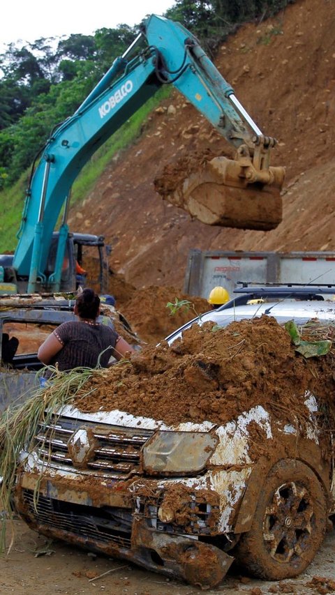 FOTO: Di Tengah Musim Kering, Guyuran Hujan Deras di Kolombia Tewaskan 33 Orang Akibat Terkubur Tanah Longsor