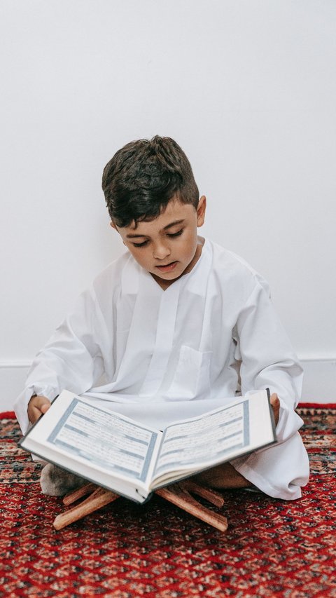 Let's Teach Children from an Early Age, Here are 4 Easy Hadiths to Memorize