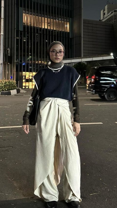 Ide Mix and Match dengan Vest, Tengok Signature Style Feby Putri