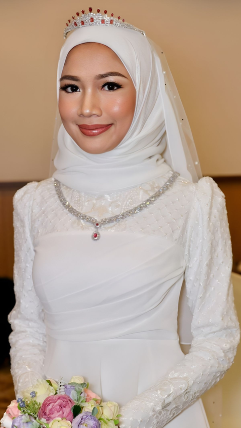 Inspirasi Tampilan Pengantin Brunei untuk Hijaber, Anggun Maksimal