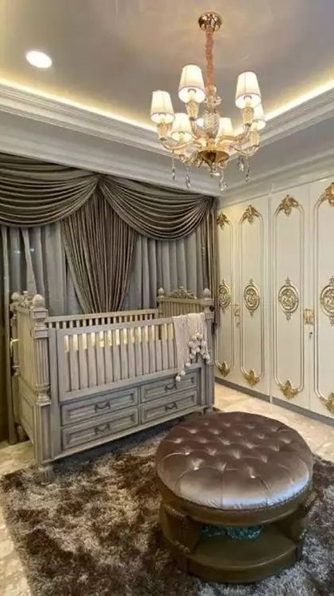 9 Luxurious Bedroom Showdowns for Toddler Celebrity Kids, Ameena's Room is More Than a Five-Star Hotel!