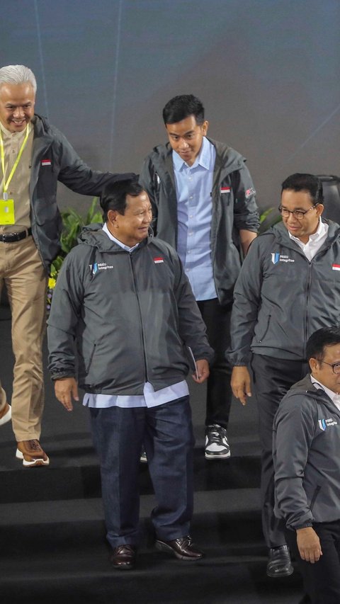 Intimate Moment of Prabowo, Anies, and Ganjar Chatting and Laughing at the KPK Event