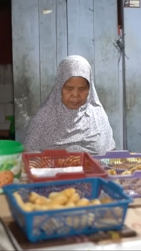 Mencicipi Nasi Uduk Rp1.500 di Ciputat, Legendaris Sejak 1990 dan Hidden Gem di Dalam Gang