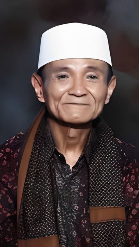 Profil dan Foto-foto Buya Syakur, Ulama Indramayu yang Kharismatik