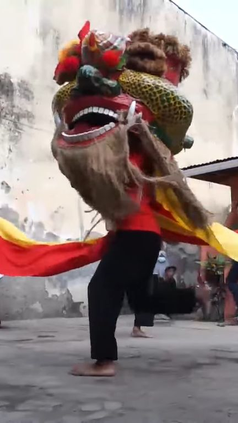 Mengenal Ulin Barong, Barongsai Asli Bandung yang Konon Terinspirasi dari Laut Selatan