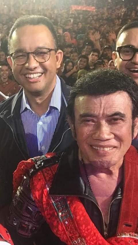 Anies Nyanyi Lagu