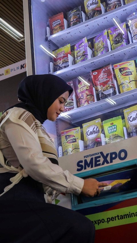 FOTO: Penampakan Vending Machine yang Menjual Produk UMKM Dalam Negeri Usai Diluncurkan Menteri BUMN Erick Thohir