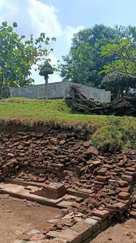 Potret Candi Wates Umpak, Permukiman Elite pada Masa Jawa Kuno Kini Dikelilingi Sawah