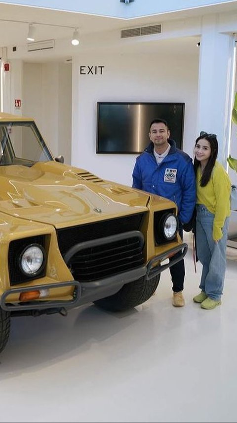 10 Potret Raffi Ahmad dan Nagita Slavina Main ke Markas Lamborghini, Takjub dengan Deretan Model Klasiknya