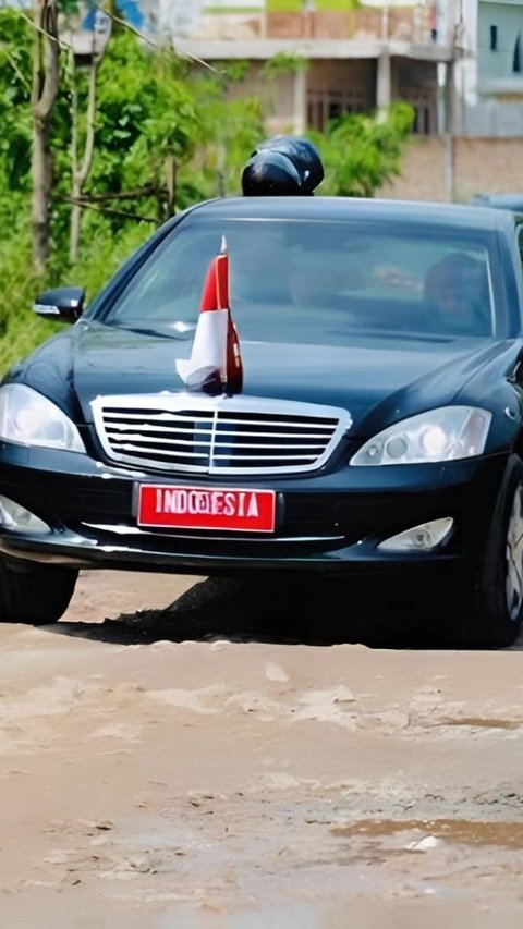 Sensation: Video of Jokowi Walking Due to President's Car Tire Leak, Here are the Actual Facts