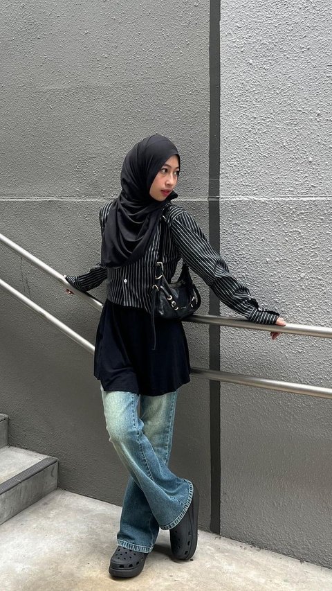 Portrait of Signature Style Adiba Khanza, All Black Outfit