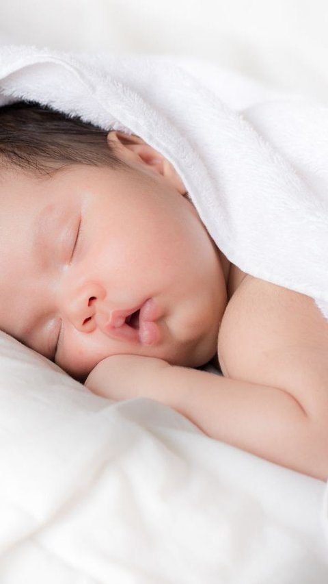 Mitos Bayi Jatuh dari Tempat Tidur, Berikut Penjelasannya