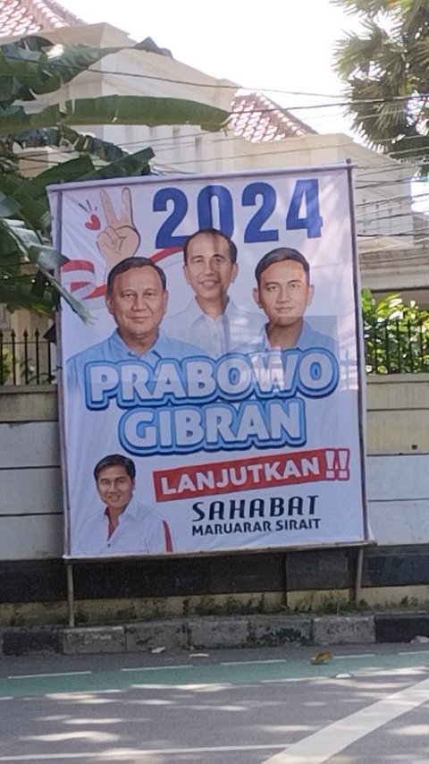 Appearance of Jokowi's Billboard with Prabowo-Gibran, Displayed Near AMIN Headquarters
