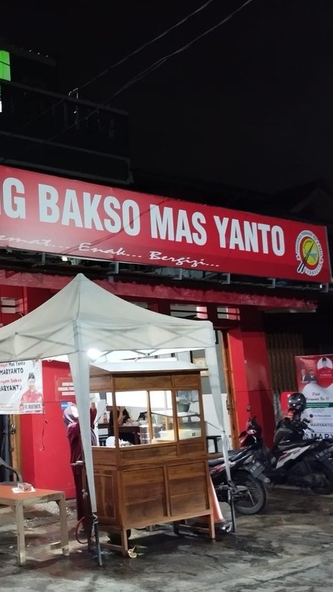 Solidaritas Tukang Bakso se-Jabodetabek Pasang Spanduk Teman Maju Nyaleg