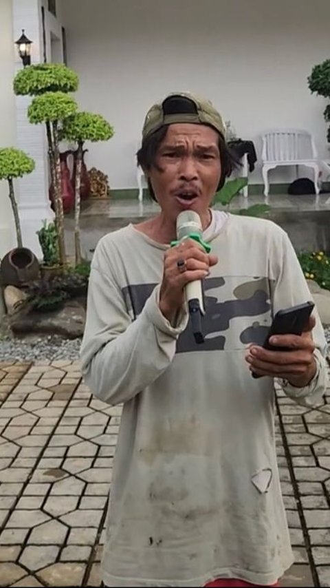 Viral Tukang Bangunan Izin Karaoke Satu Lagu saat Kerja di Rumah Orang, Aksinya Curi Perhatian