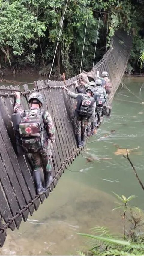 Lewati Jembatan Mengerikan, Begini Penampakan Markas KKB Kini Dikuasai TNI, Banyak Barang Berbahaya