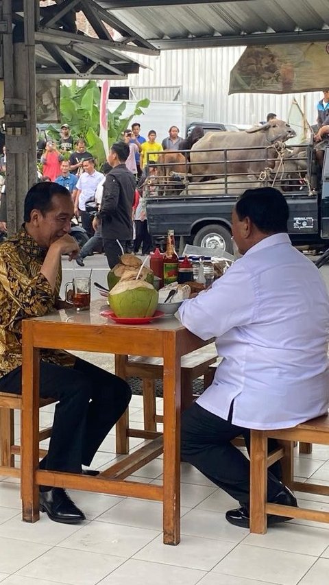 VIDEO: Jokowi & Prabowo Buka-bukaan Obrolan Politik Sambil Makan Bakso Bareng