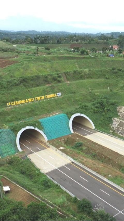 Bantah Terowongan Tol Cisumdawu Retak Akibat Gempa Sumedang, Kementerian PUPR Sebut Cuma Akumulasi Debu yang Terbang