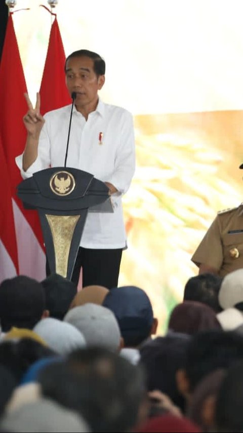 VIDEO: Jokowi ke Petani Jateng Agar Beli Pupuk Tak Perlu Lagi Kartu Tani