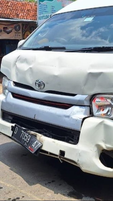 Brak! Anies Baswedan's Convoy Collides in Madura, 4 Cars Wrecked