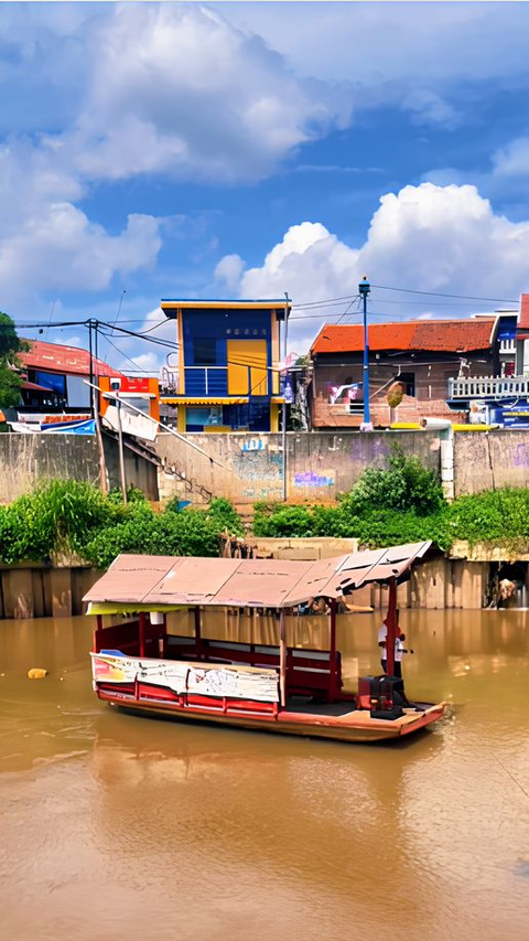 Jasa Besar Perahu Eretan di Ciliwung, Bantu Mobilitas Warga hingga Jaga Kebersihan Sungai sejak 1970-an