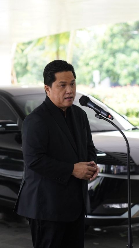 Erick Thohir Distributes Electric Cars for Officials of the Ministry of SOEs