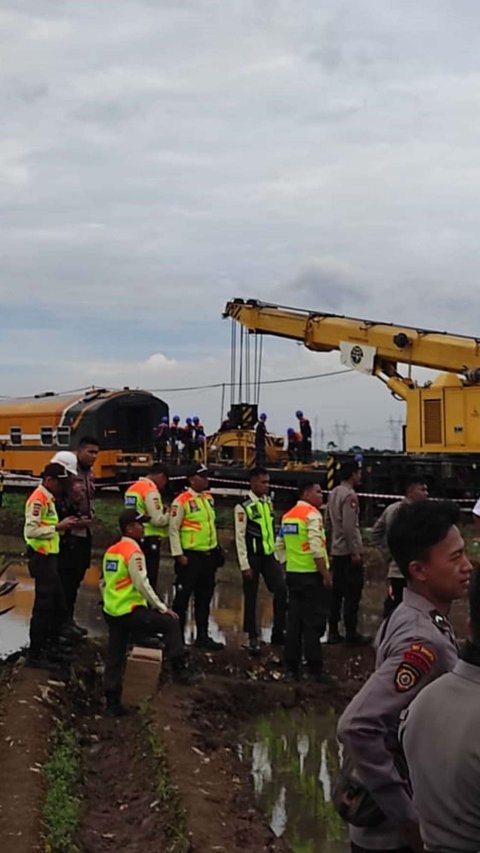 Evakuasi Rampung, Jalur Kereta Api di Cicalengka Bisa Dilalui dengan Kecepatan 20 Km/Jam