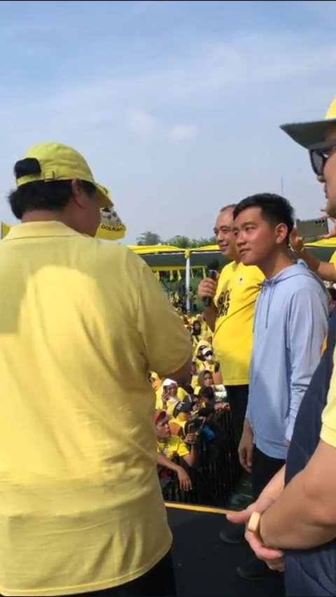 Airlangga Perkenalkan Gibran di Hadapan Warga Jakarta Hingga Minta Doa untuk Prabowo