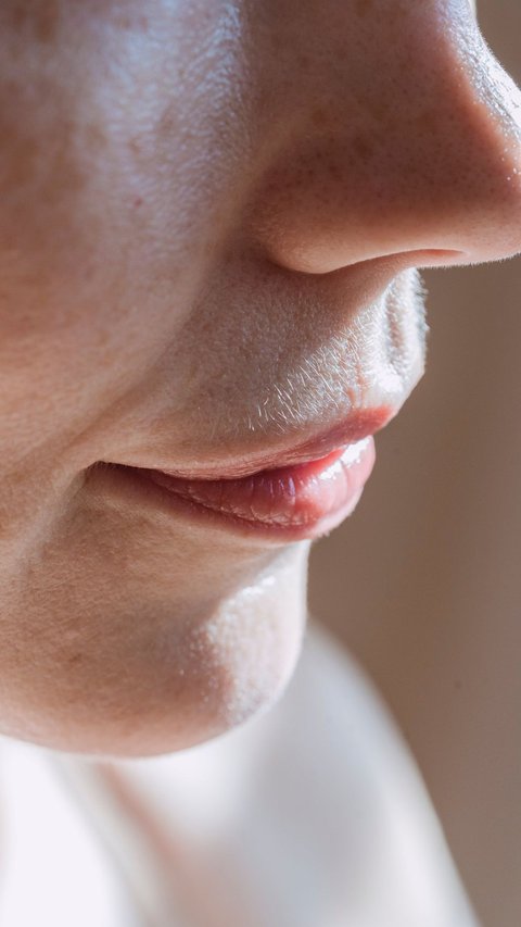 7 Causes of Annoying Spots on the Lips and Powerful Solutions to Overcome Them