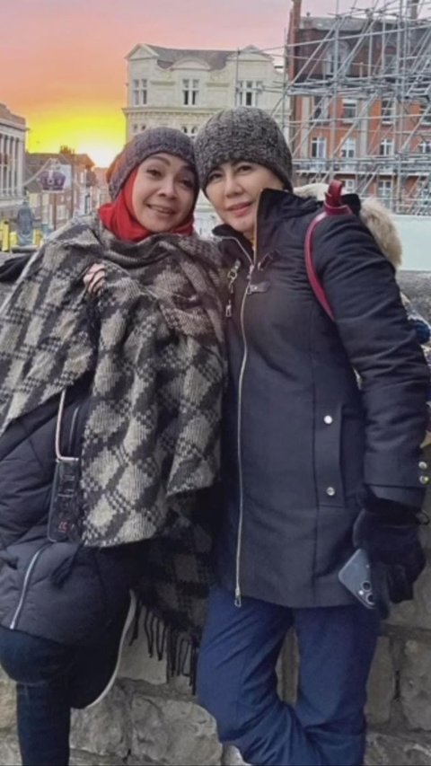 Duo Nenek Tajir Melintir, Potret Liburan Mewah Rieta Amilia dan Desiree Tarigan ke London - Bertemu Rayyanza 'Cipung'