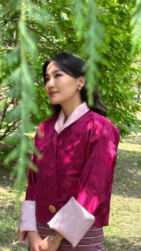 The Charm of Queen Jetsun Pema of Bhutan in Traditional Attire