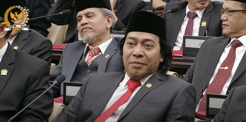 Komeng Tersorot Kamera, Satu Ruangan Paripurna DPR Teriak 'Uhuy'