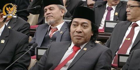 Selamat! Komeng 'Uhuy' Resmi Dilantik jadi Anggota DPD RI Periode 2024-2029