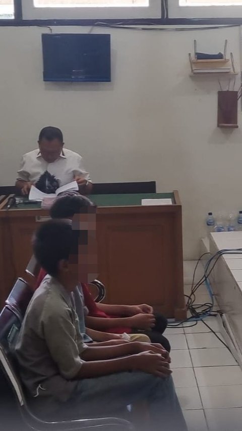 4 ABG Pembunuh dan Pemerkosa Siswi SMP Jalani Sidang Perdana, Keluarga Korban Minta Keadilan