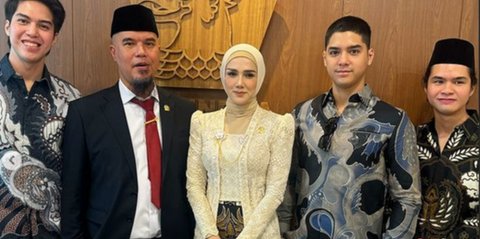 Ahmad Dhani Dilantik Jadi Anggota DPR RI, Mulan Jameela Hingga Ketiga Putra Gantengnya Turut Menemani