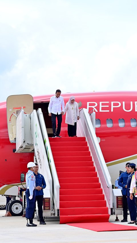 Momen Jokowi Mendarat Pertama Kali di Bandara IKN Pakai Boeing Jumbo