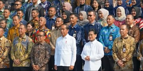 VIDEO: Momen Haru Presiden Jokowi dan Iriana Pamitan di Istana Negara Jelang Purnatugas