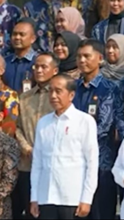 VIDEO: Momen Haru Presiden Jokowi dan Iriana Pamitan di Istana Negara Jelang Purnatugas