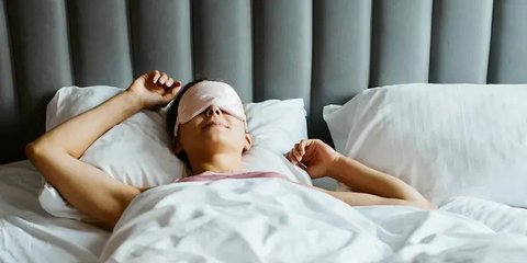 5 Alasan Jangan Tidur Telanjang Meski Cuaca Sedang Panas