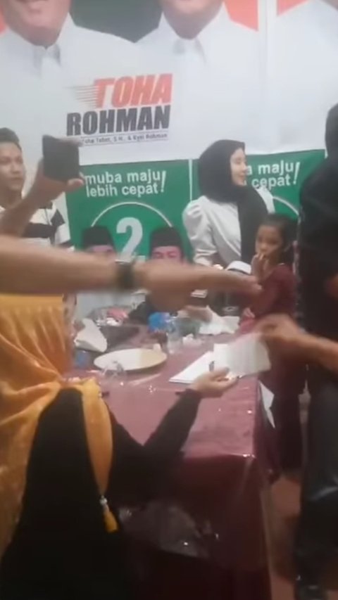 Viral Tim Calon Bupati Musi Banyuasin Bagi-Bagi Uang, Begini Kata Bawaslu