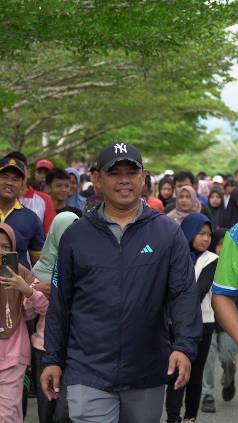 Jalan Sehat Bersama Ribuan Warga Dalam Rangka HUT Rohul Ke 25, Kapolres Ajak Ciptakan Pilkada Damai