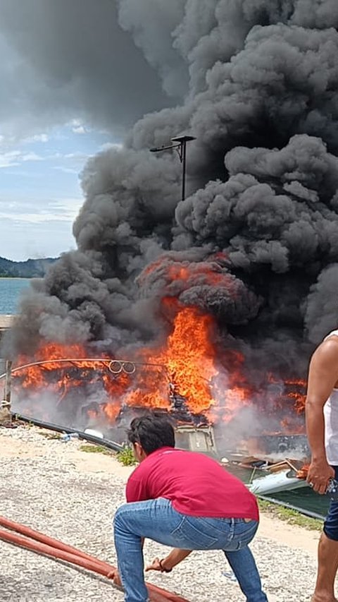 VIDEO: Dramatis Evakuasi Speedboat Terbakar Sebabkan Cagub Malut Benny Laos Meninggal