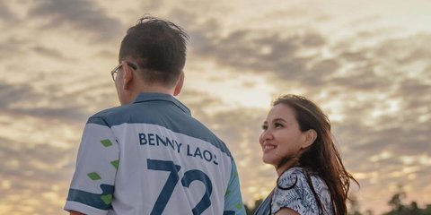 Kini Tinggal Kenangan, Intip Momen Mesra Cagub Maluku Utara Benny Laos dengan Istri Bikin Baper