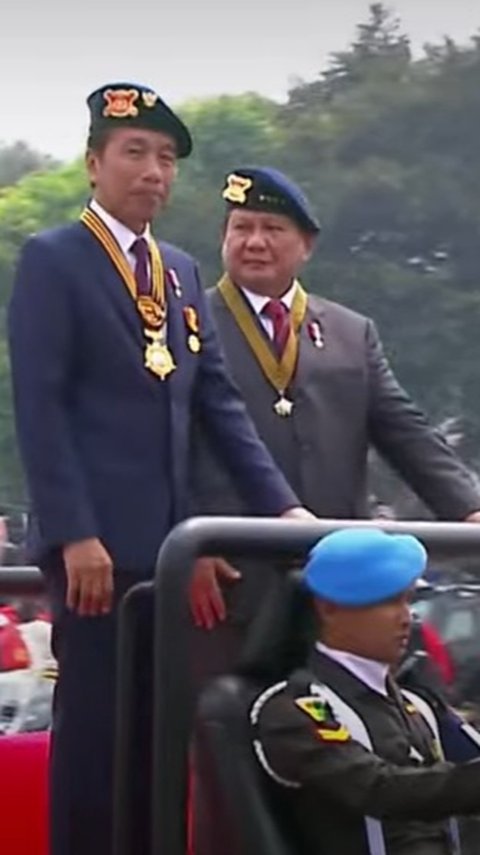 VIDEO: Gagah Prabowo Pakai Baret Bintang Empat Sambut Jokowi di Mako Brimob Polri