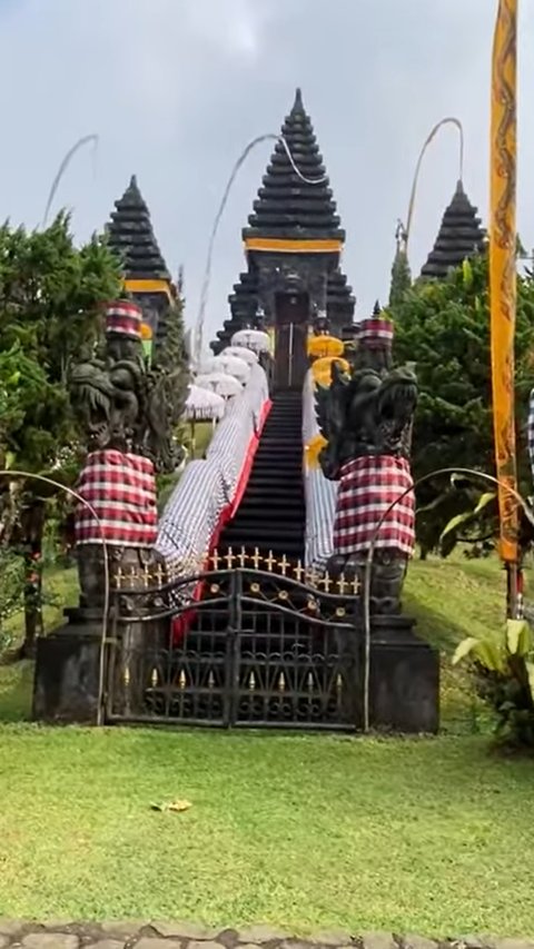 Melihat Bekas Kerajaan Pajajaran di Kaki Gunung Salak Bogor, Bentuknya Mirip Istana Kini jadi Destinasi Wisata Religi