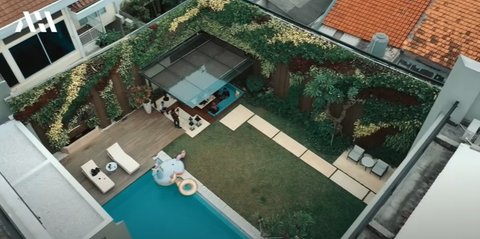 Potret Vertical Garden Rumah Mewah Titi Kamal & Christian Sugiono, Super Keren dengan Vibes ala Bali