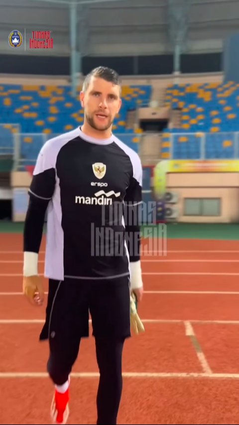 ⁠Ucapan Random Skuad Garuda Sebelum Latihan di Stadion Qingdao, Maarten Paes Paling Kocak