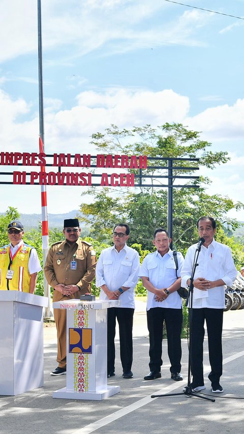 Presiden Jokowi Resmikan 24 Ruas Jalan di Provinsi Aceh: Genjot Konektivitas dan Mobilitas